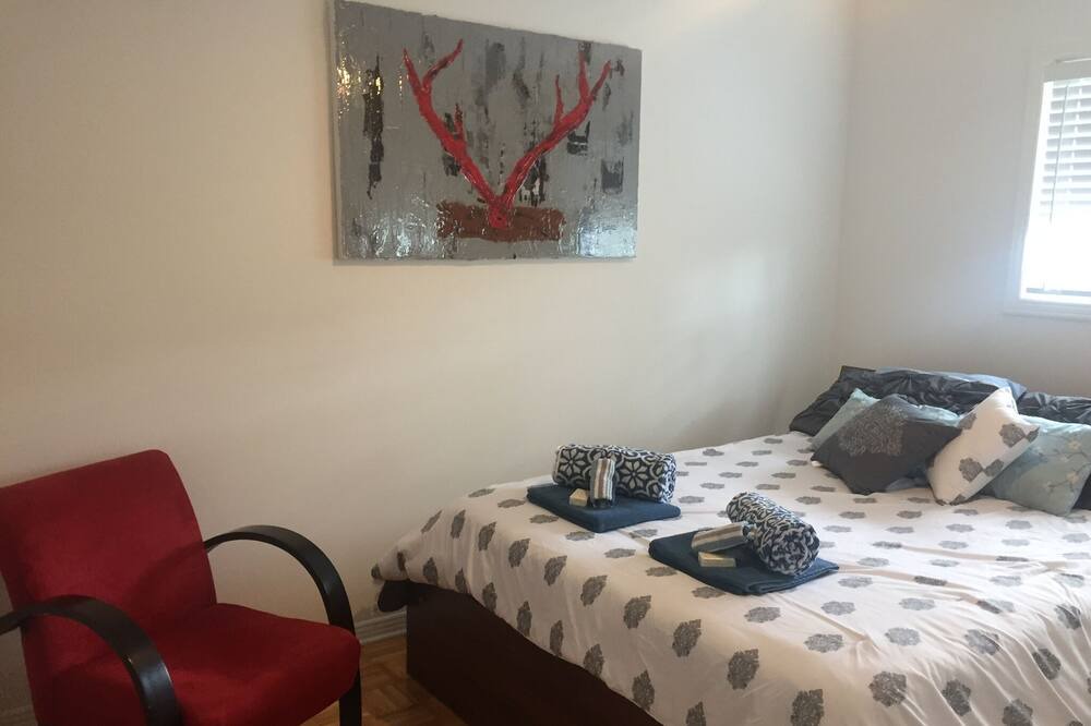 Photo of Bedroom in Laval-des-Rapides