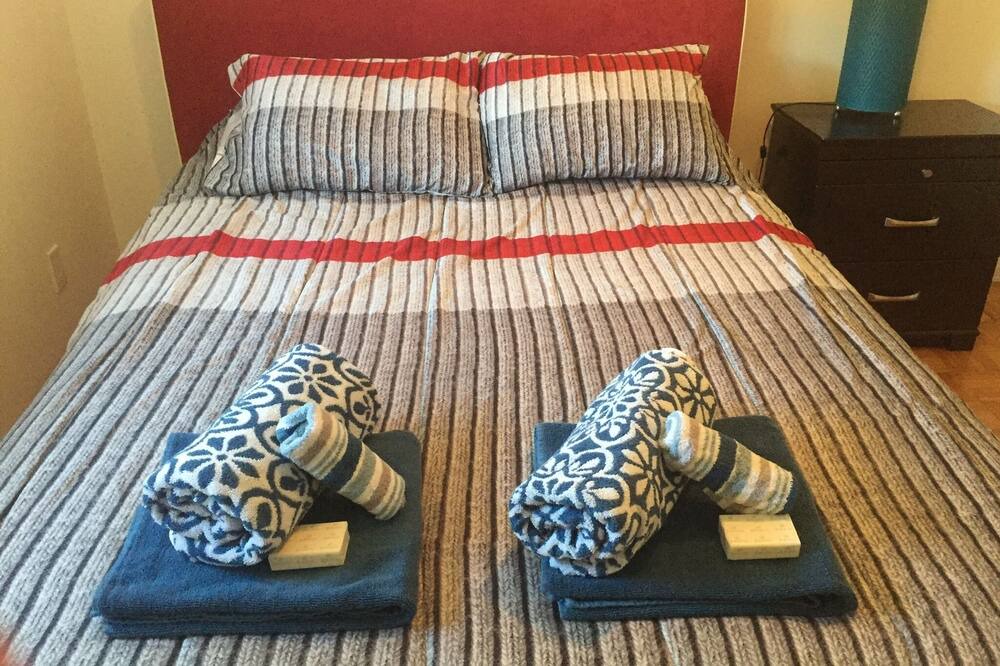 Photo of Bedroom in Laval-des-Rapides