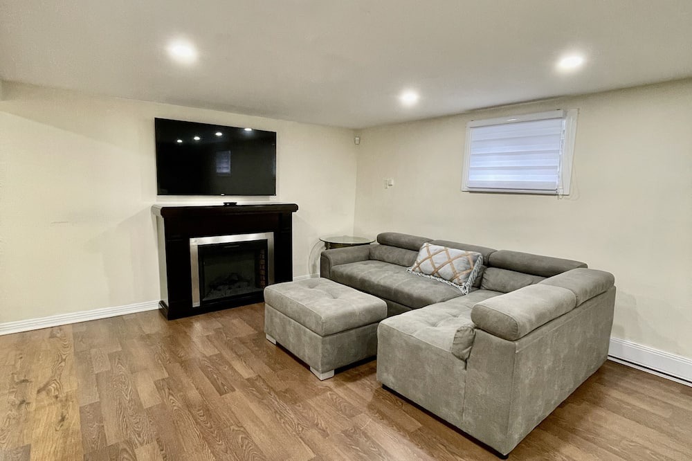 Photo of Livingroom in Saint-Leonard