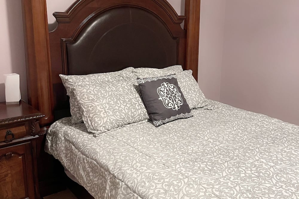 Photo of Bedroom in Saint-Leonard