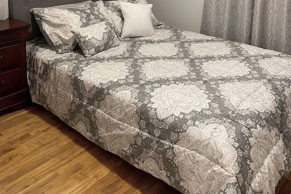 Photo of Bedroom in Saint-Leonard