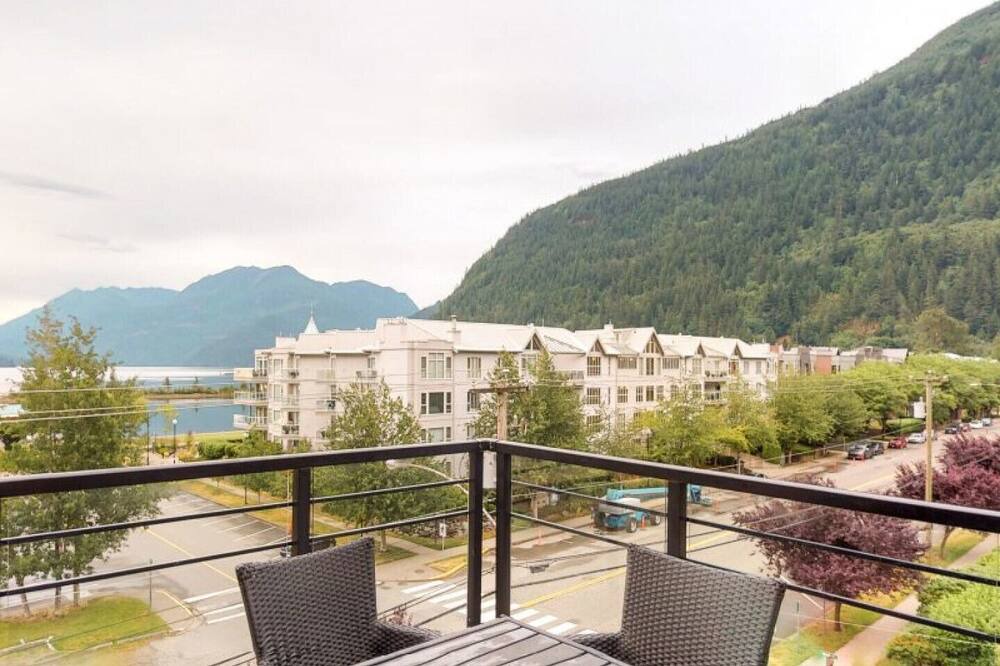 Photo of Patio Balcony in Harrison Hot Springs