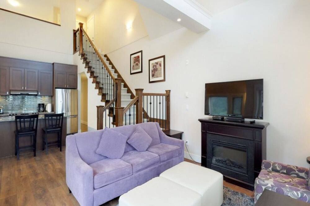 Photo of Livingroom in Harrison Hot Springs