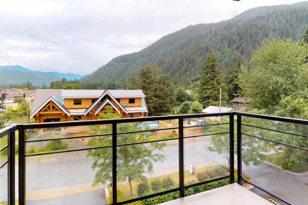 Photo of Patio Balcony in Harrison Hot Springs