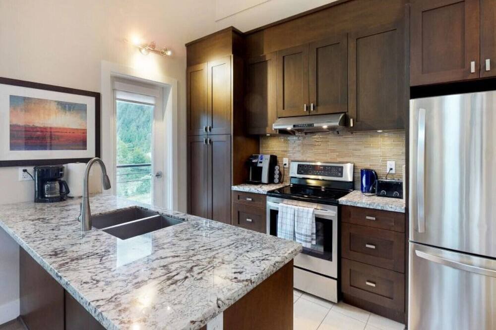 Photo of Kitchen in Harrison Hot Springs