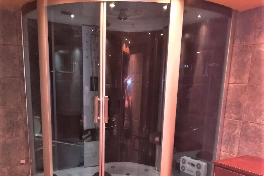 Photo of Bathroom in Saint-Samuel