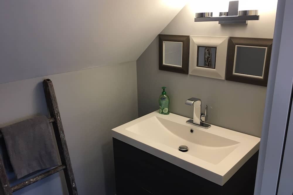 Photo of Bathroom in Hubbards