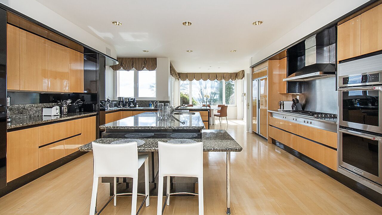 Photo of Kitchen in West Vancouver