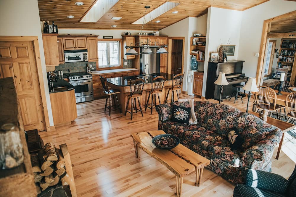 Photo of Livingroom in Yarmouth