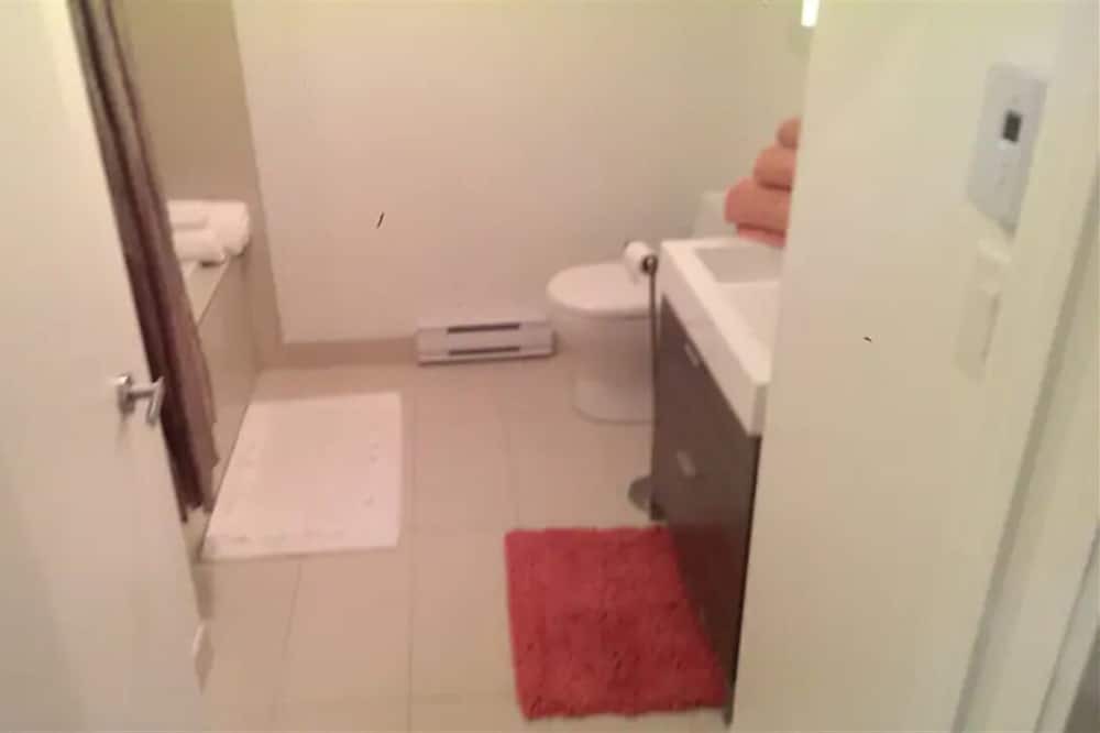 Photo of Bathroom in Griffintown