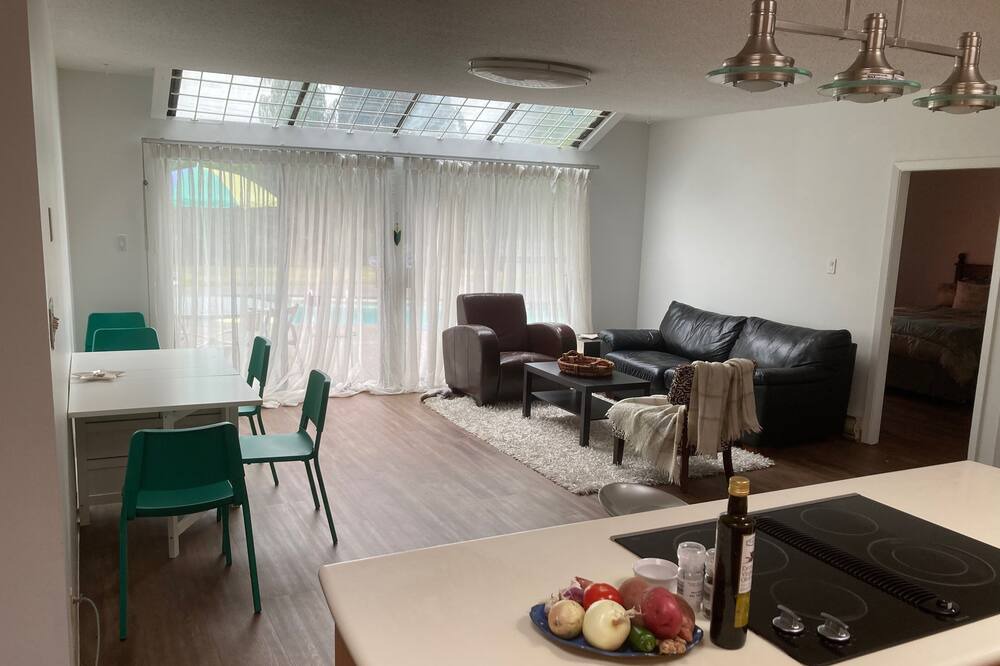 Photo of Livingroom in Oakridge