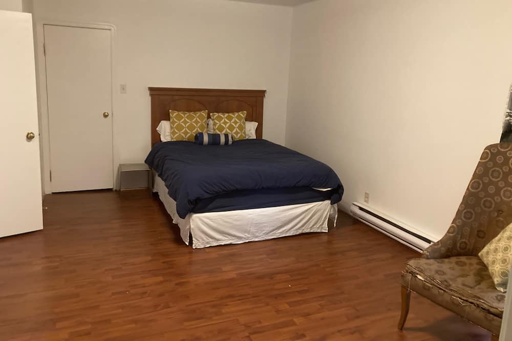 Photo of Bedroom in Oakridge