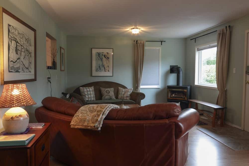 Photo of Livingroom in Powell River