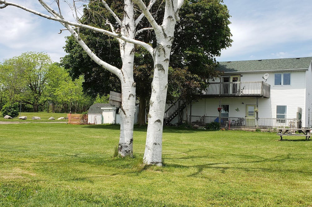 Photo of Outdoor in Belleville