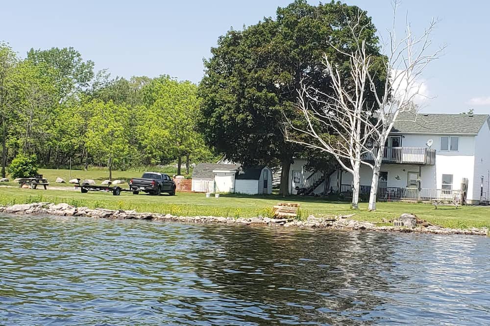 Photo of Outdoor in Belleville