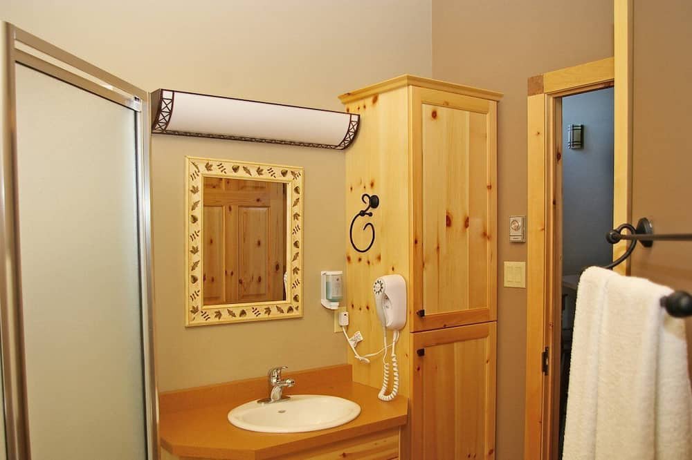 Photo of Bathroom in Wasagaming