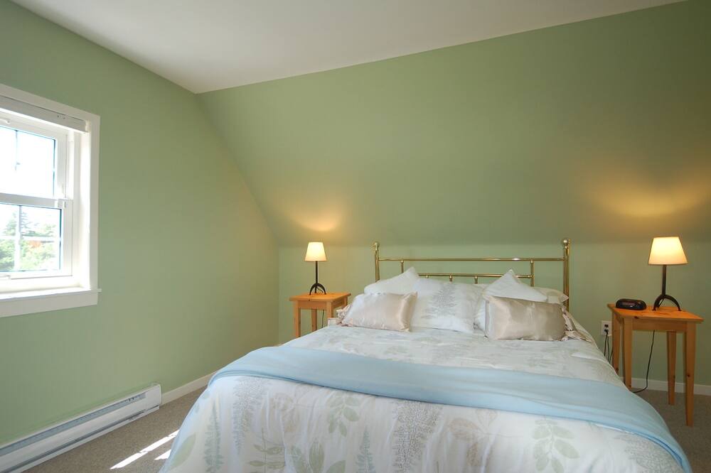 Photo of Bedroom in Louis Head