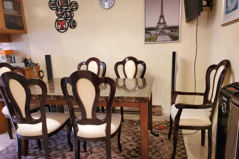 Photo of Livingroom in LaSalle