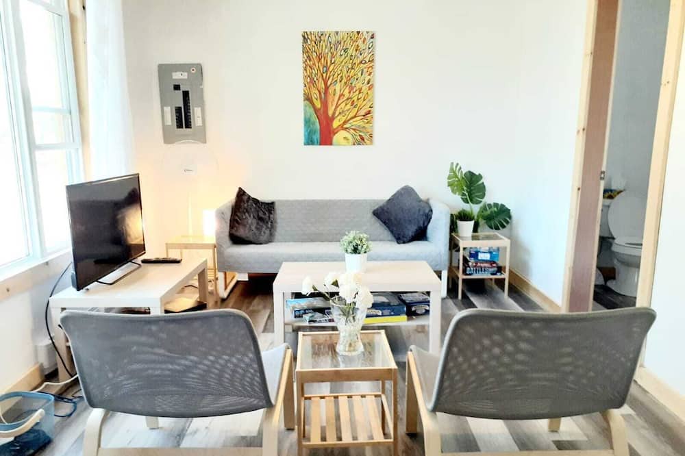 Photo of Livingroom in Milford