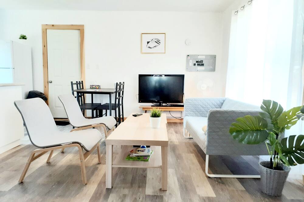 Photo of Livingroom in Milford