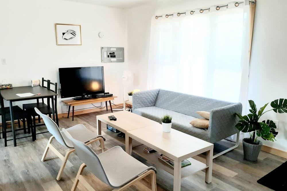 Photo of Livingroom in Milford
