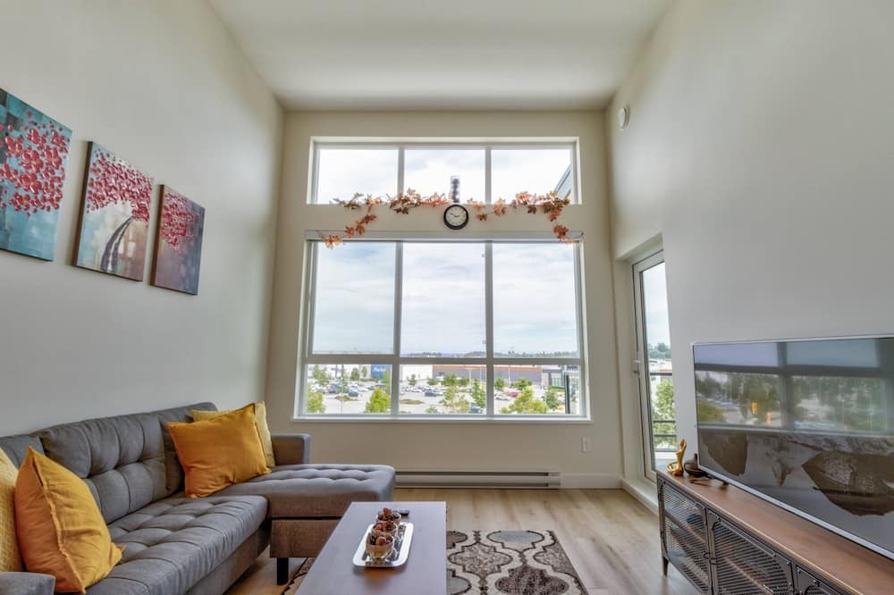 Photo of Livingroom in Tsawwassen