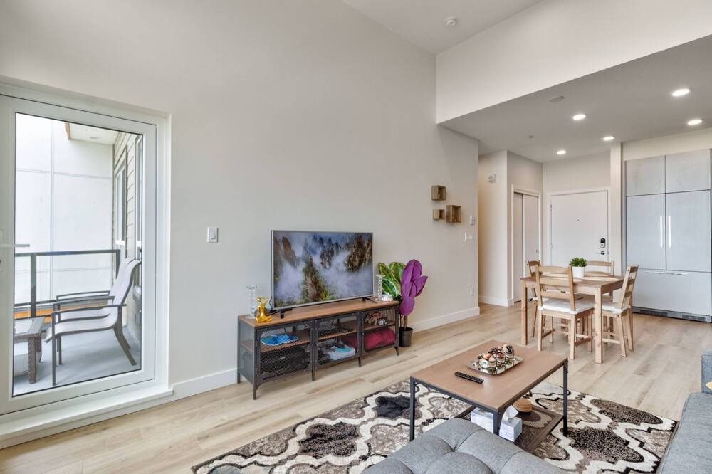 Photo of Livingroom in Tsawwassen