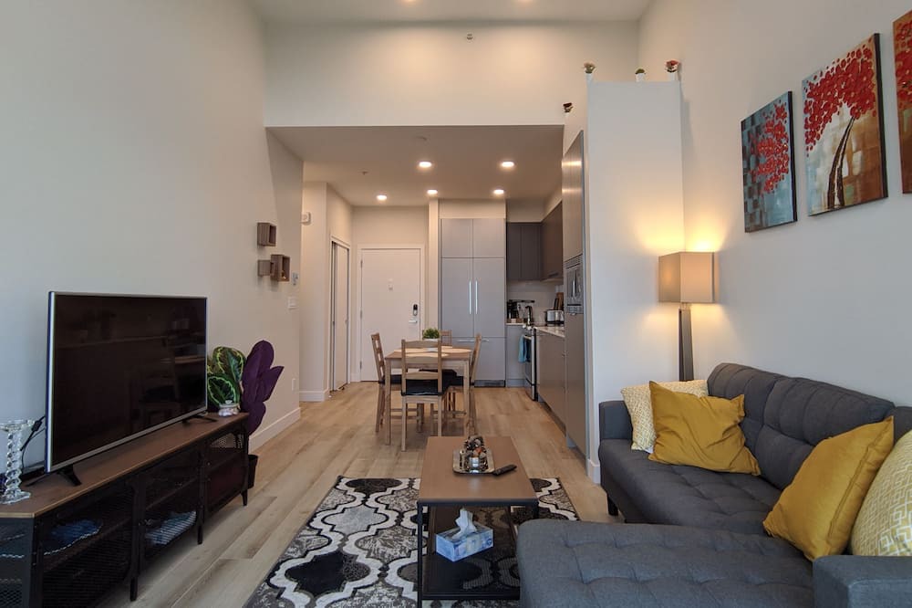 Photo of Livingroom in Tsawwassen
