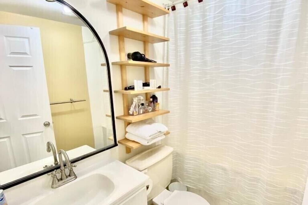Photo of Bathroom in Downtown Gatineau