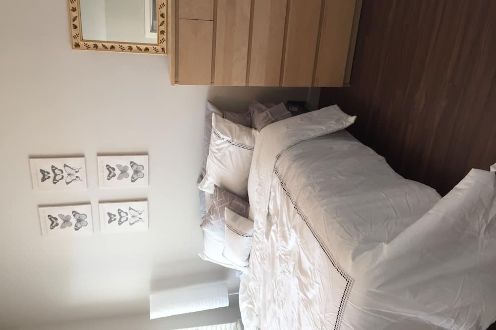 Photo of Bedroom in Lower Lonsdale