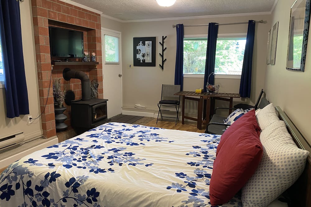 Photo of Bedroom in Pender Island