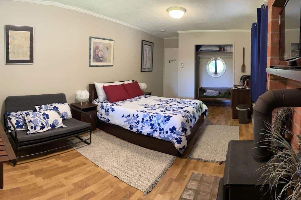 Photo of Bedroom in Pender Island