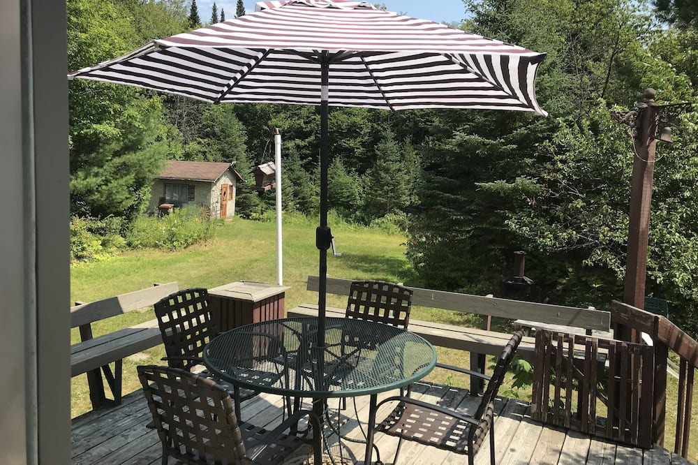 Photo of Patio Balcony in Sainte-Marguerite-du-Lac-Masson
