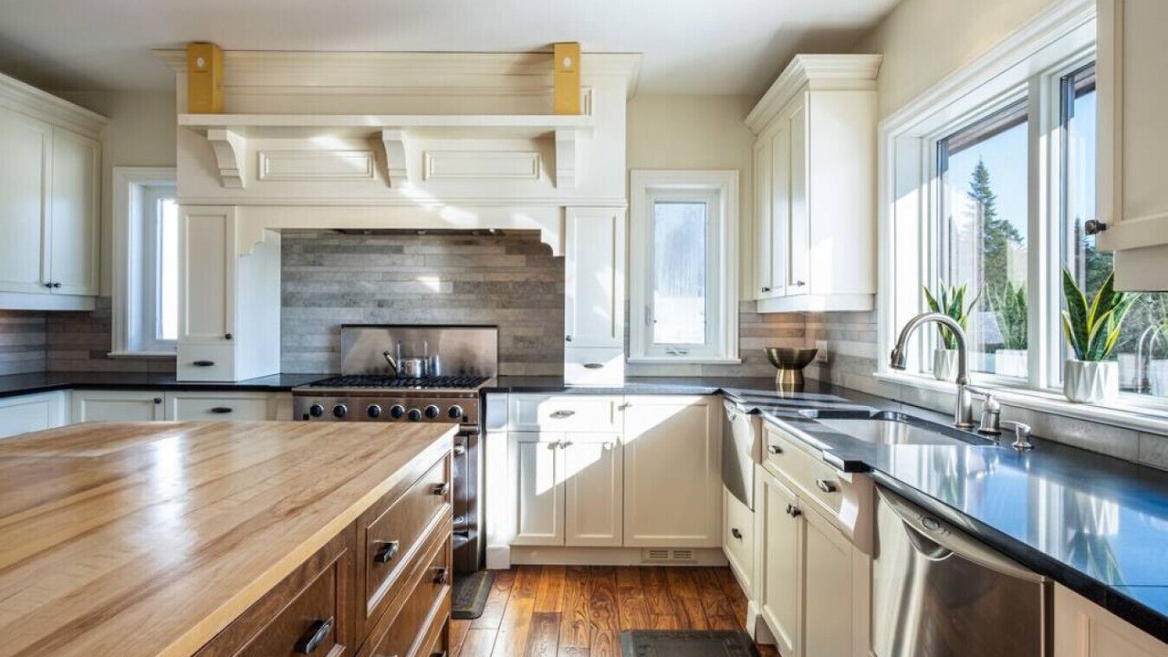Photo of Kitchen in Saint-Faustin-Lac-Carre