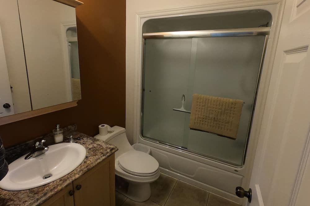 Photo of Bathroom in Saint-Zacharie