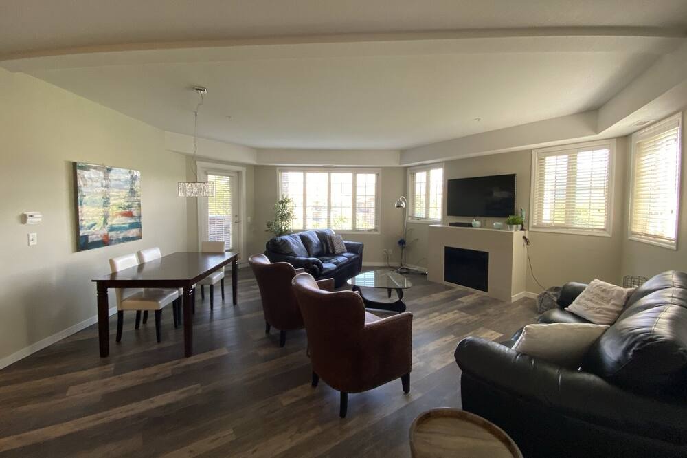 Photo of Livingroom in Quail Ridge