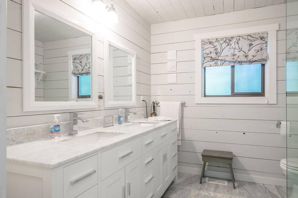 Photo of Bathroom in Sproat Lake