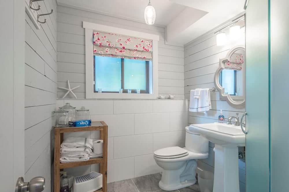 Photo of Bathroom in Sproat Lake