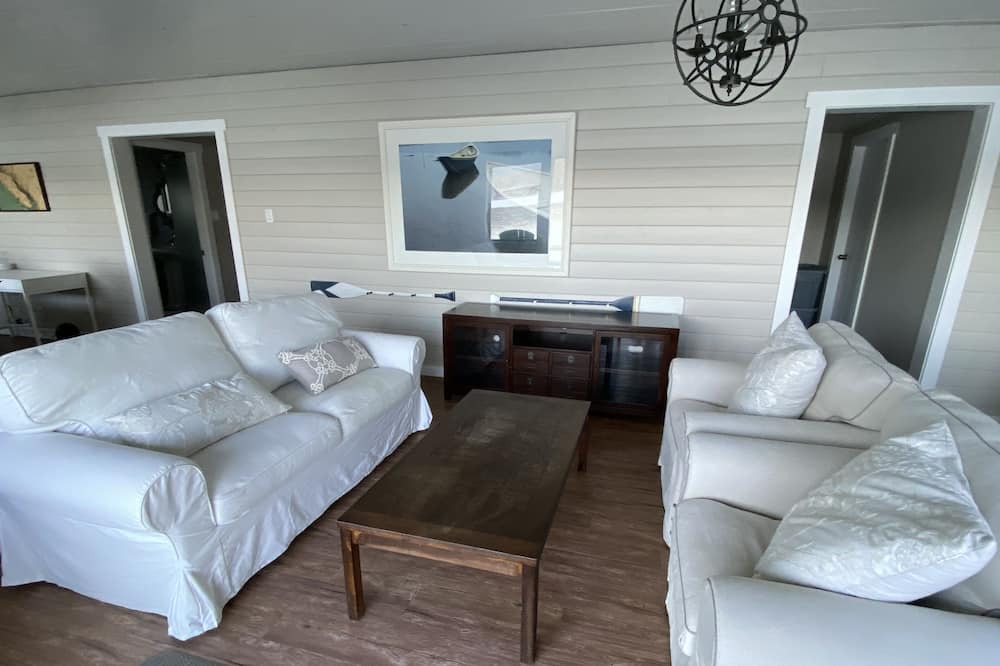 Photo of Bedroom in Sproat Lake