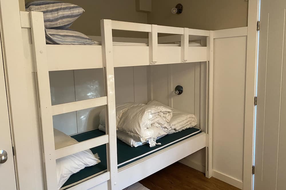 Photo of Bedroom in Sproat Lake