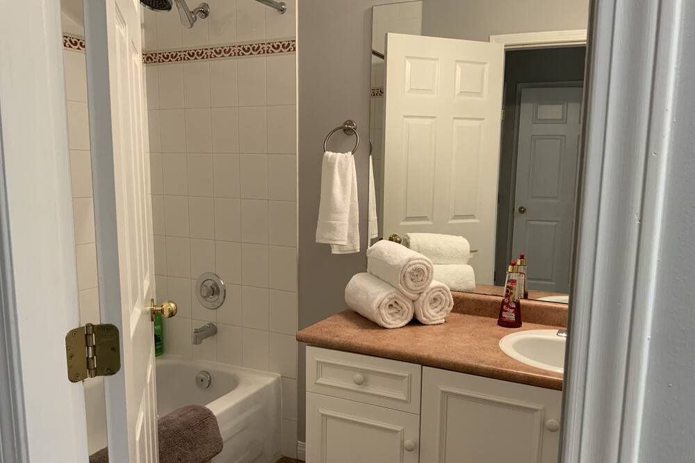 Photo of Bathroom in Quail Ridge