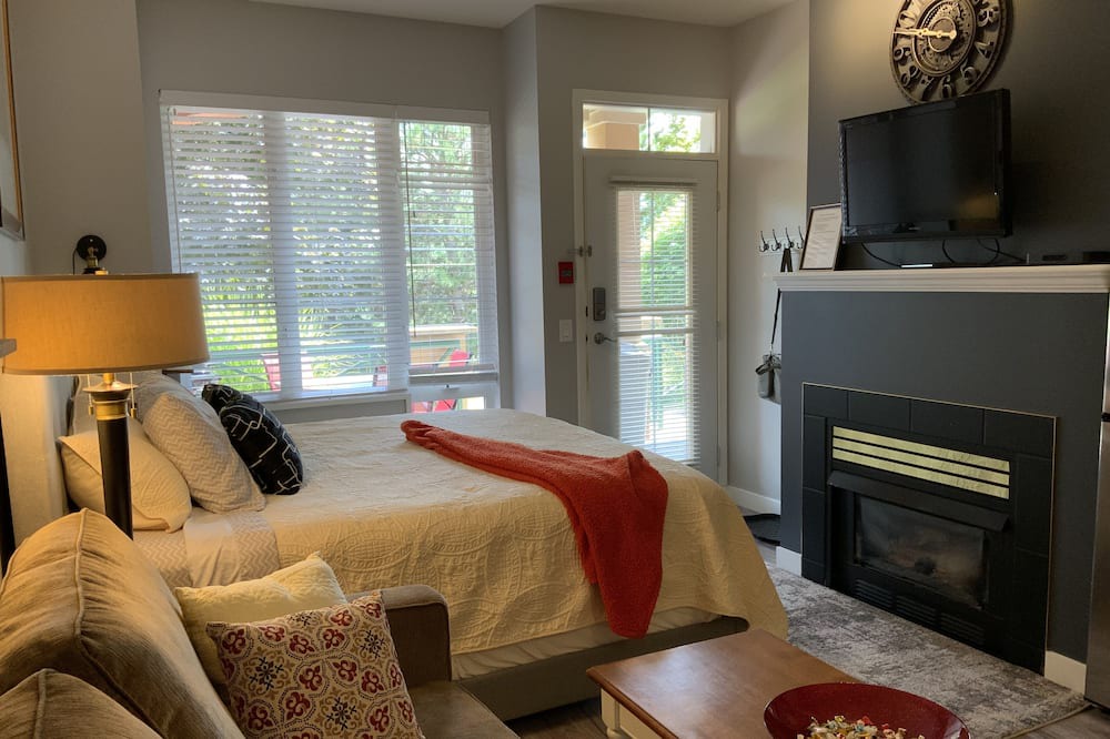 Photo of Bedroom in Quail Ridge