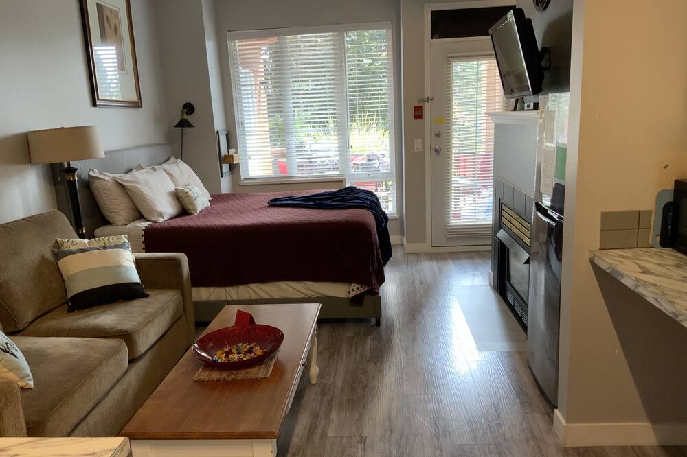 Photo of Bedroom in Quail Ridge