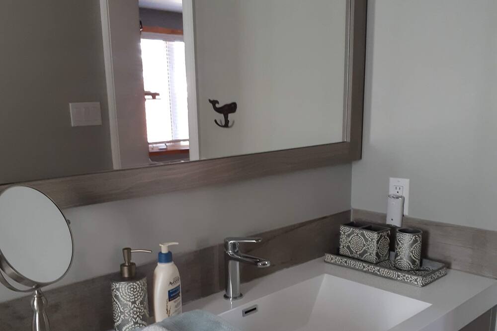 Photo of Bathroom in Pointe Claire
