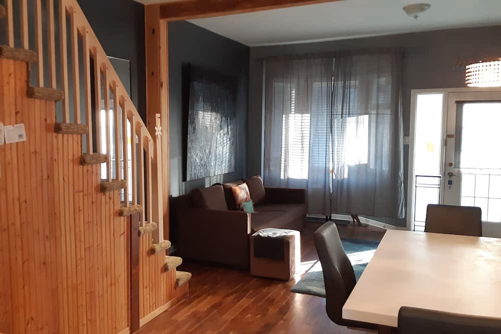 Photo of Livingroom in Pointe Claire