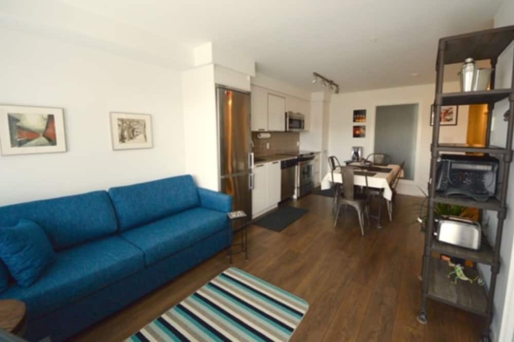 Photo of Livingroom in Downtown Victoria