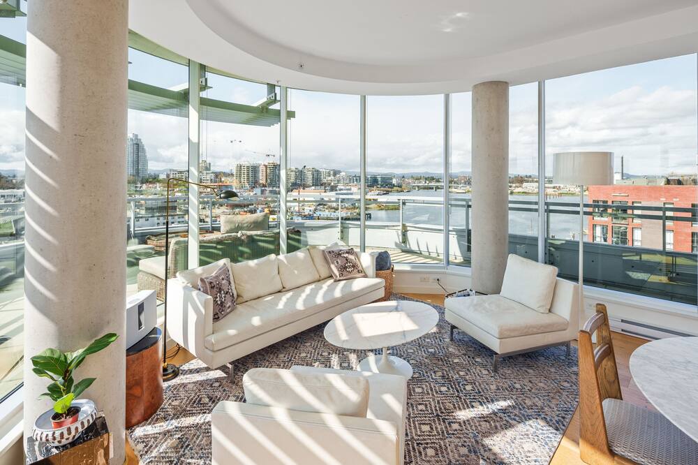 Photo of Livingroom in Downtown Victoria