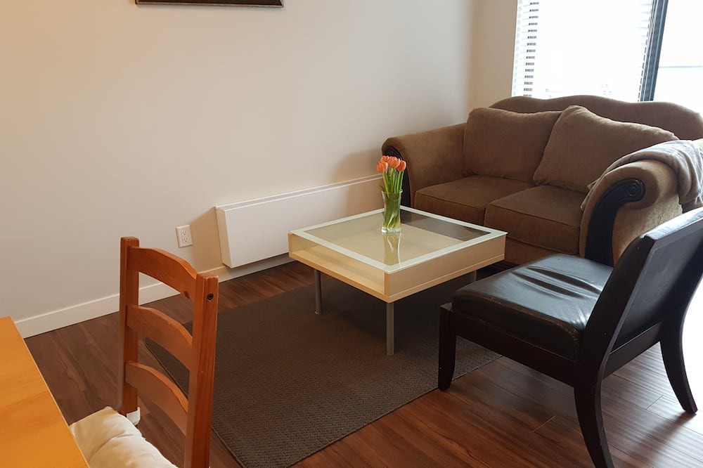 Photo of Livingroom in Lower Lonsdale