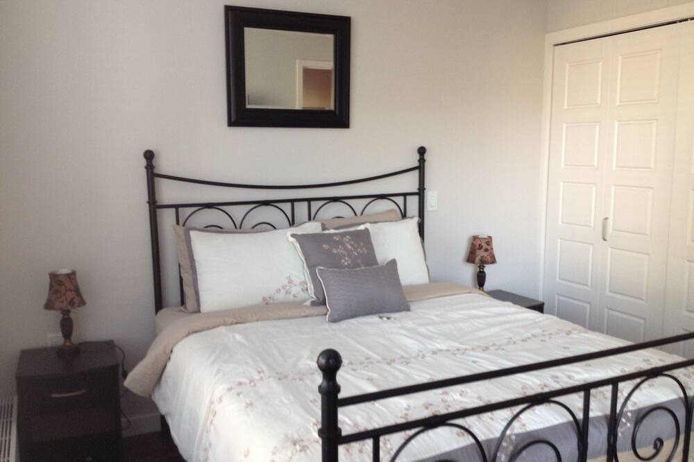 Photo of Bedroom in Lower Lonsdale