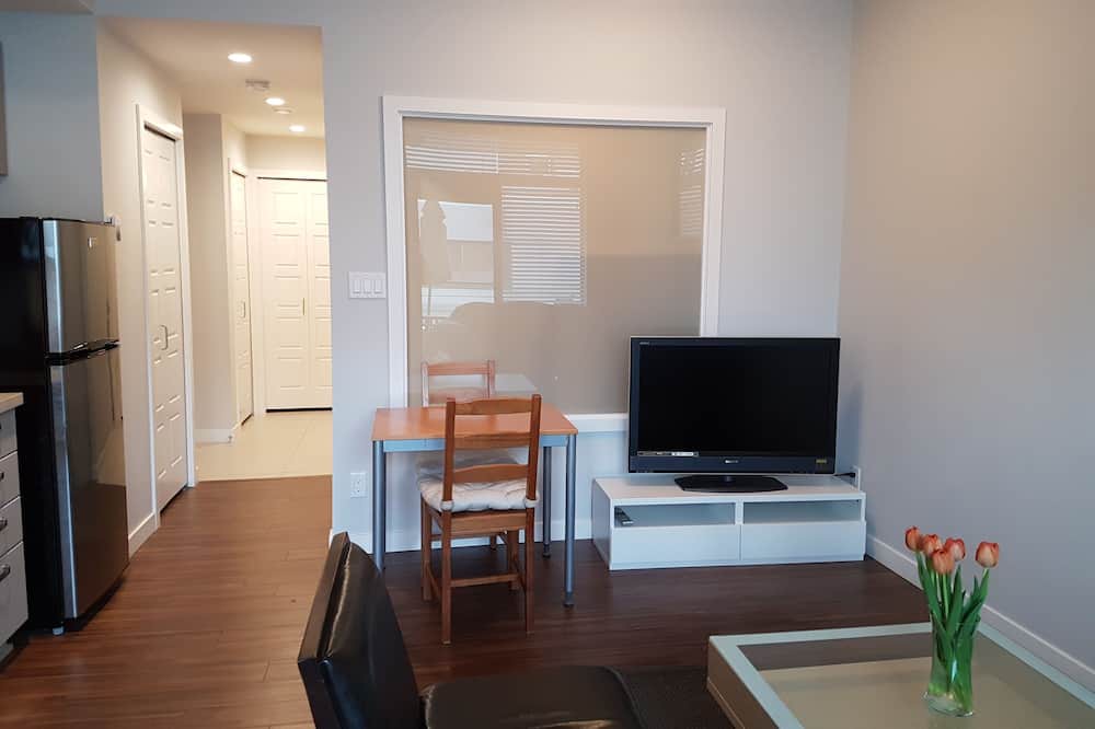 Photo of Livingroom in Lower Lonsdale